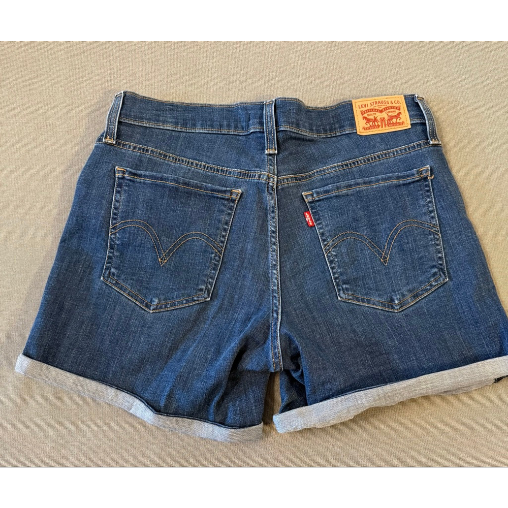 Levi's cuffed mid-length women's denim jean shorts size 29 distressed - Picture 2 of 6